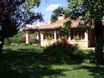 Bienvenue aux Châtaigniers , Chambre d'hôtes en Dordogne