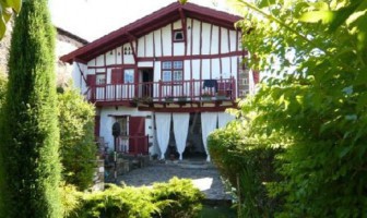 Maison Marchand Chambres d'hôtes, Chambre d'hôtes dans les Pyrénées-Atlantiques