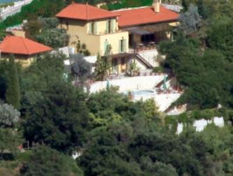 LES MIMOSAS, Chambre d'hôtes dans les Alpes-Maritimes